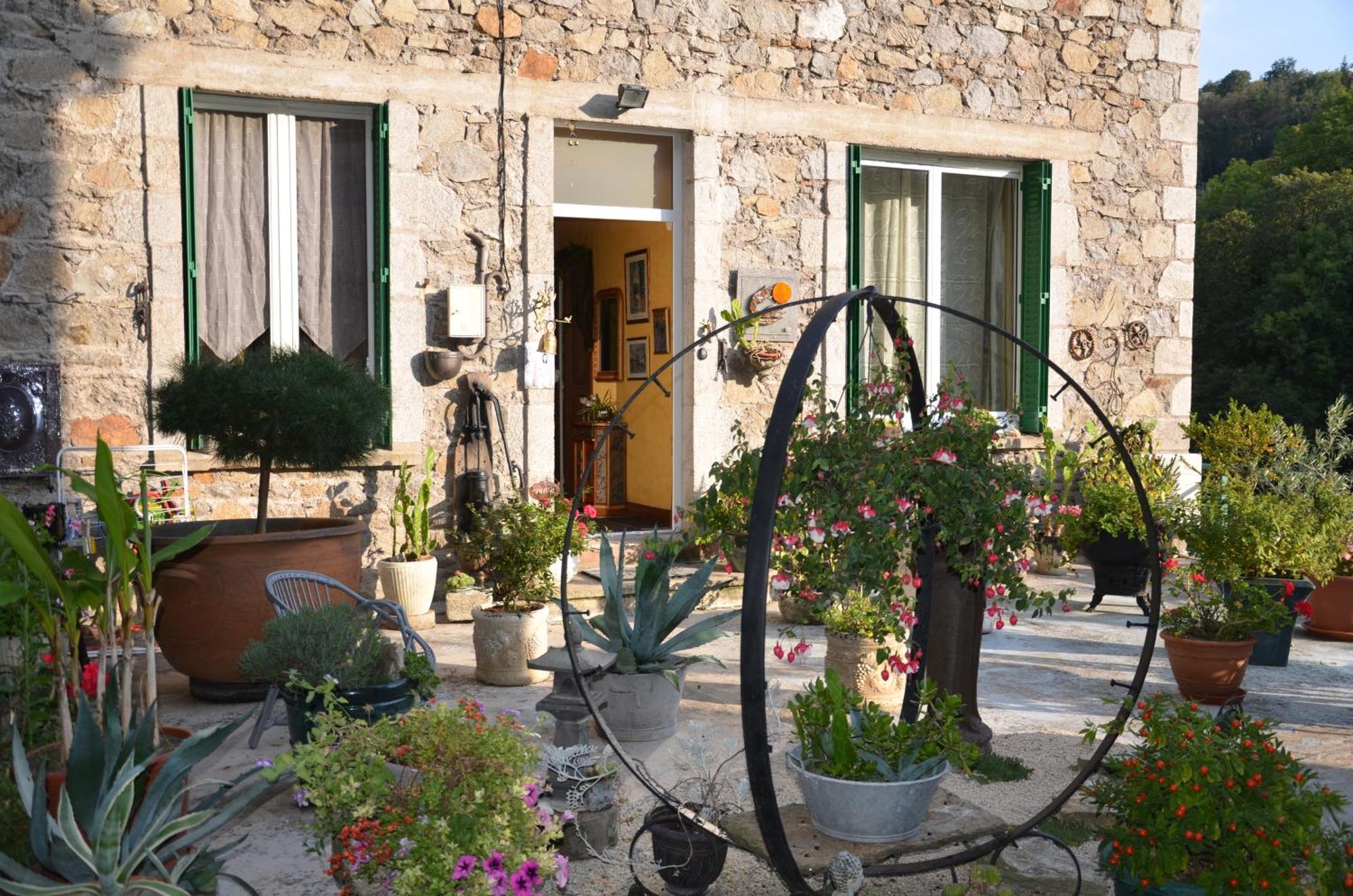 Chambre Bounty, B&B, Cuisine Privee, Lit Queen Size, Terrasse, Parking, Garage Olliergues Exterior foto