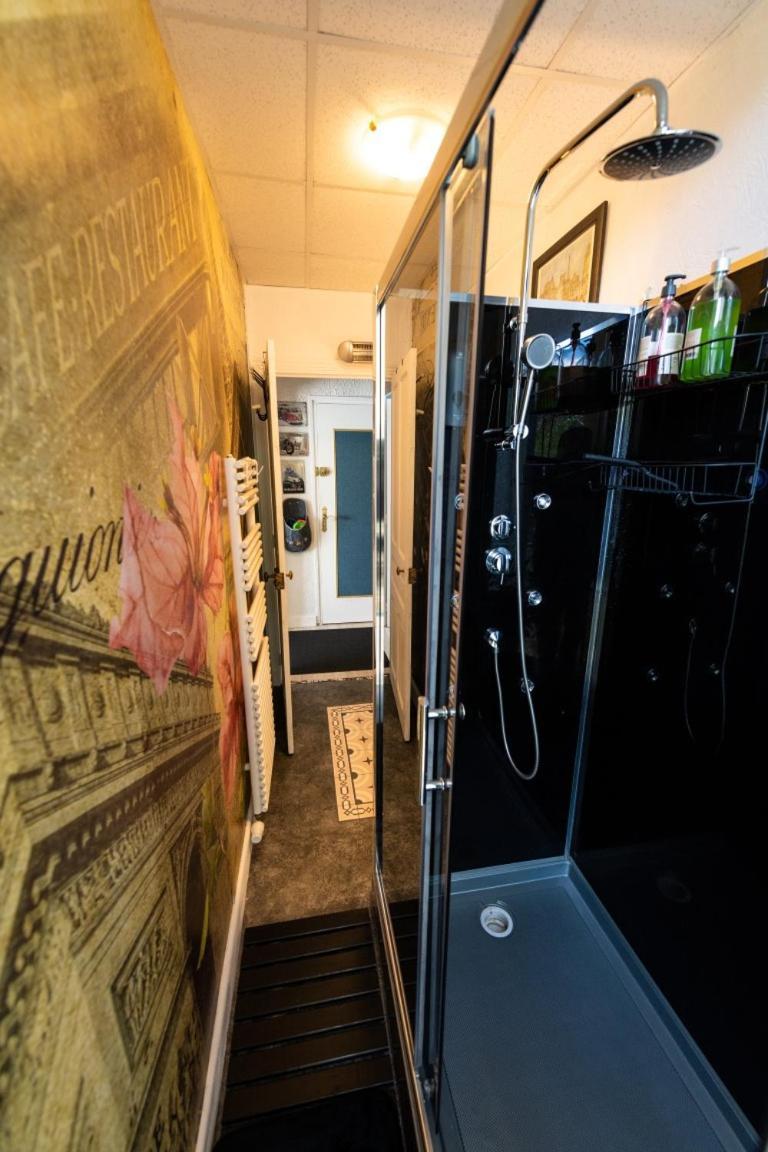 Chambre Bounty, B&B, Cuisine Privee, Lit Queen Size, Terrasse, Parking, Garage Olliergues Exterior foto